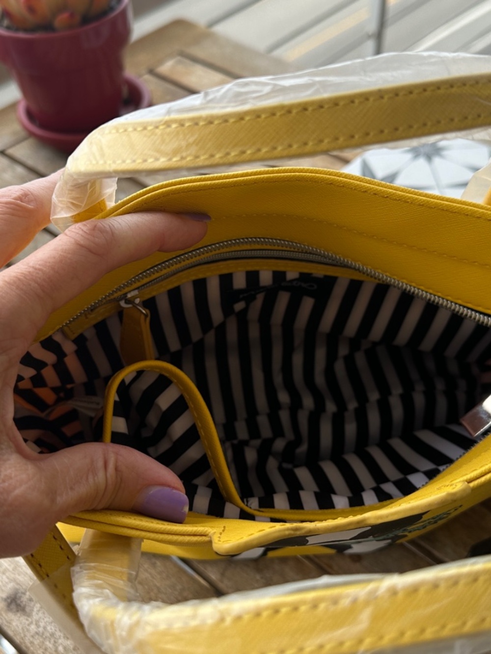 Marc Tetro Boston Terrier New York City Vinyl Purse - Picture 5 of 7